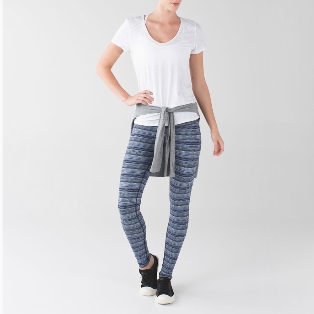 LULU LEMON blue stripe legging